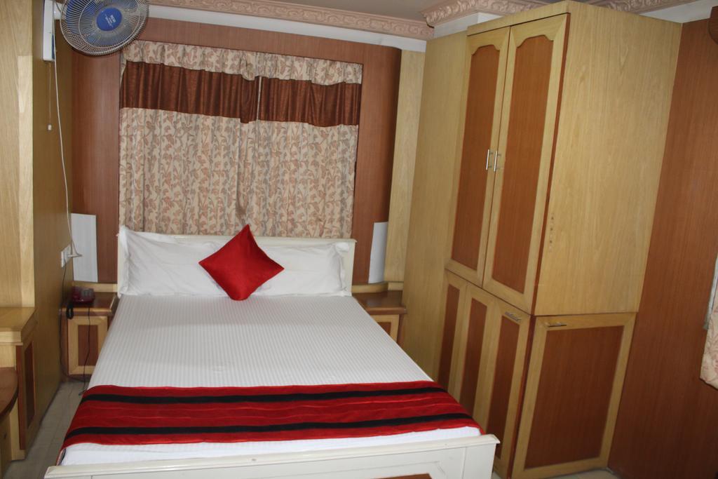 Transit Inn Dam Dam Экстерьер фото