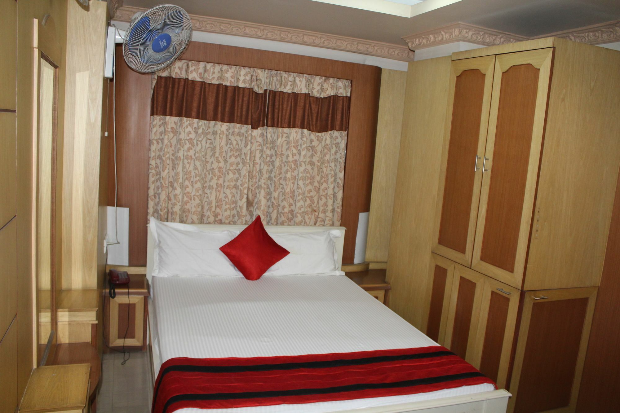 Transit Inn Dam Dam Экстерьер фото